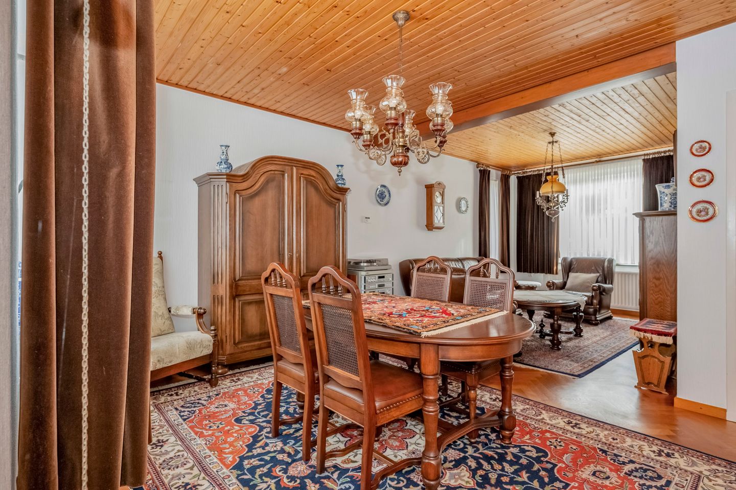 Photo 10 of Raadhuisstraat 14