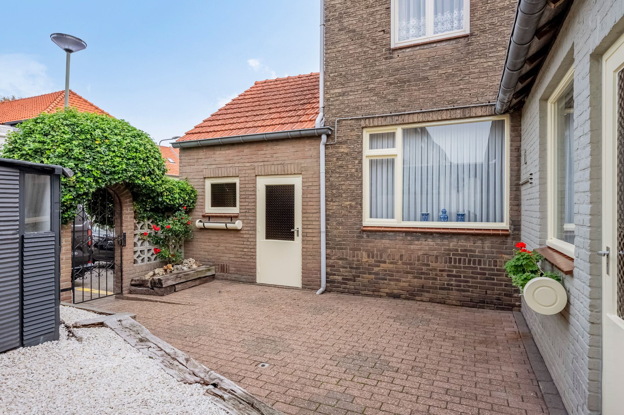 Photo 21 of Raadhuisstraat 14