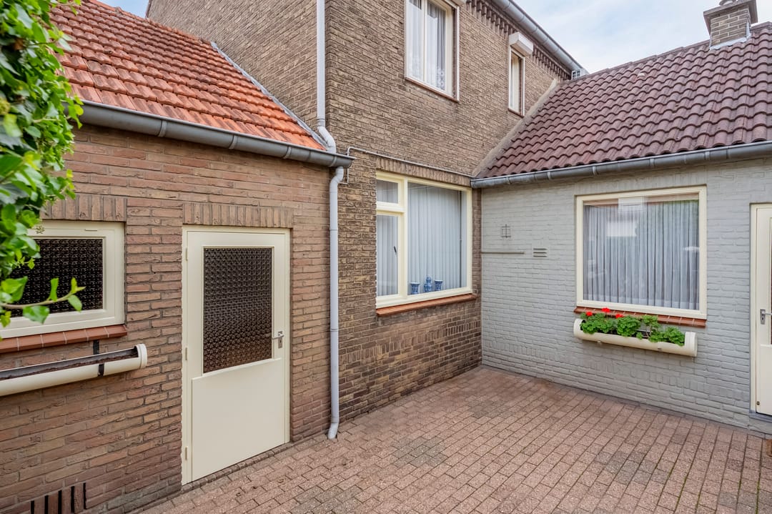 Photo 23 of Raadhuisstraat 14