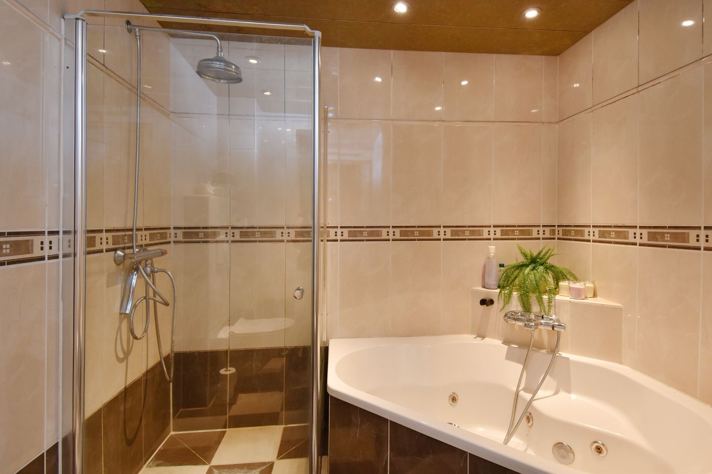 Foto 35 van van Naeldwijcklaan 34