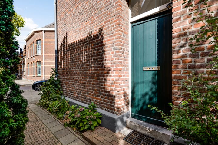 Photo 3 of Dokter Leursstraat 19