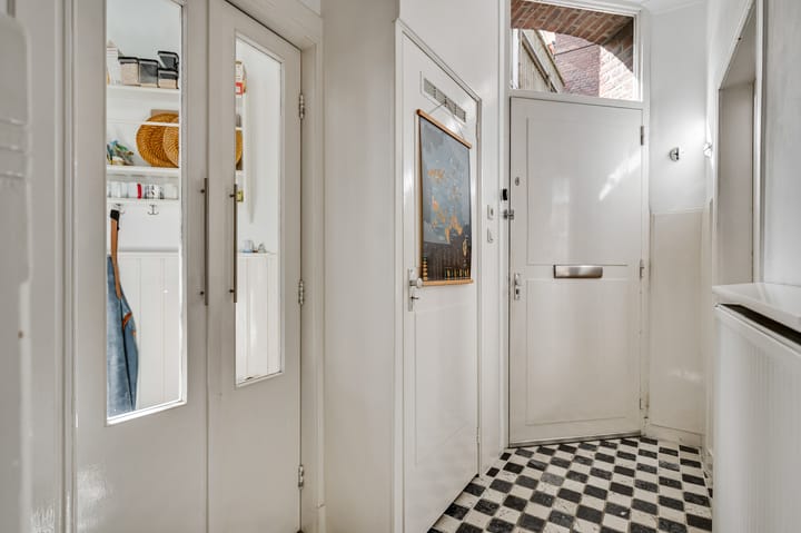 Photo 5 of Dokter Leursstraat 19