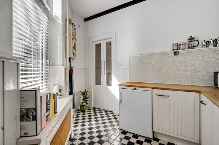 Photo 11 of Dokter Leursstraat 19