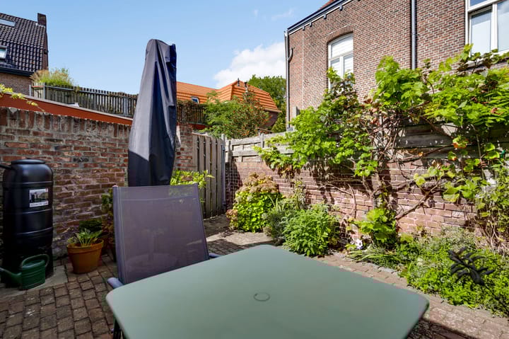 Photo 14 of Dokter Leursstraat 19