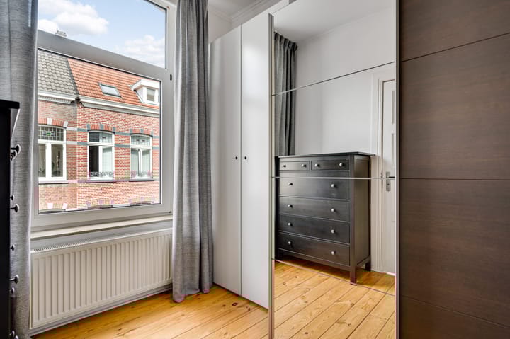 Photo 19 of Dokter Leursstraat 19