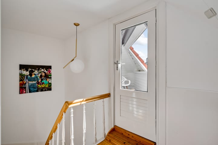 Photo 23 of Dokter Leursstraat 19