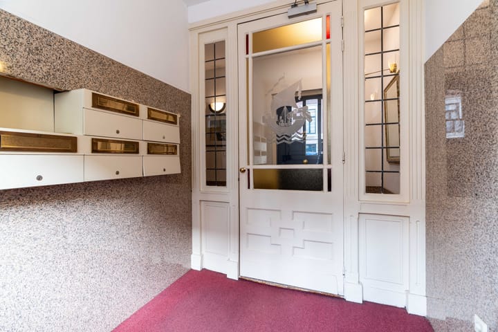 Photo 7 of Laan Copes van Cattenburch 44-F