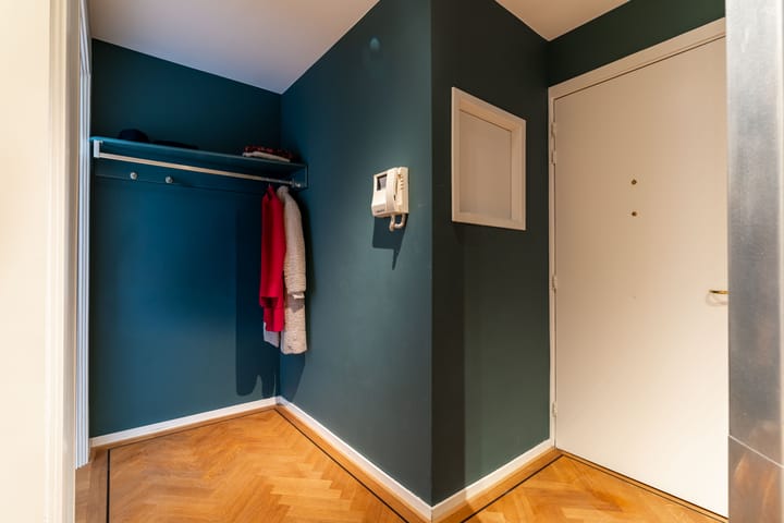 Photo 10 of Laan Copes van Cattenburch 44-F