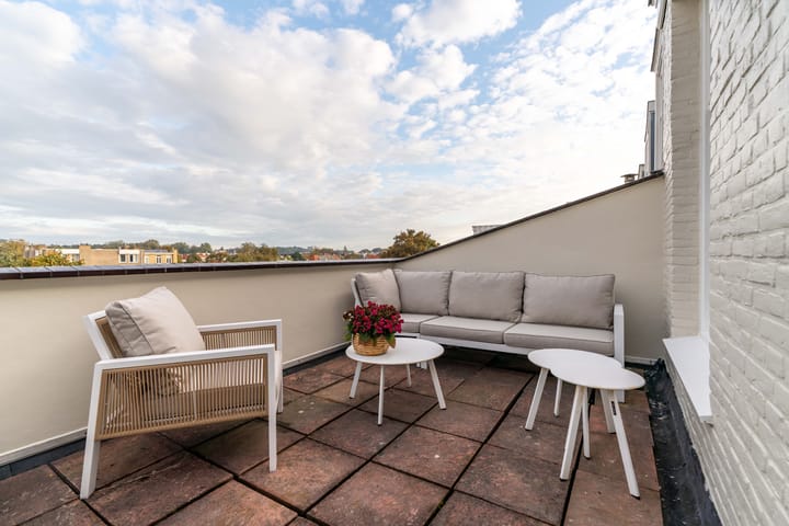 Photo 45 of Laan Copes van Cattenburch 44-F