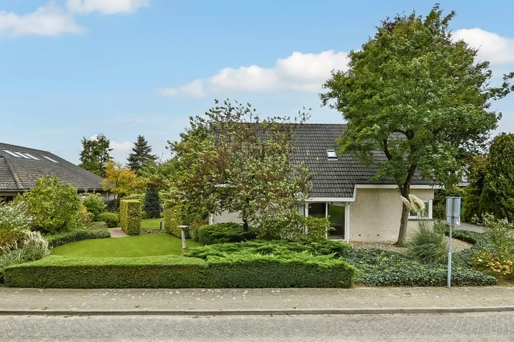 Foto 8 van Marga Klompélaan 1