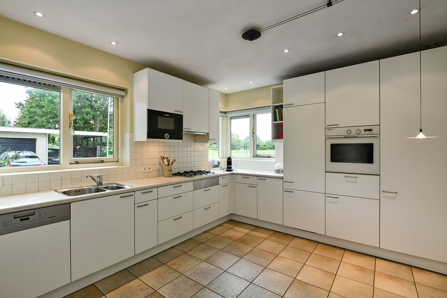 Foto 25 van Marga Klompélaan 1