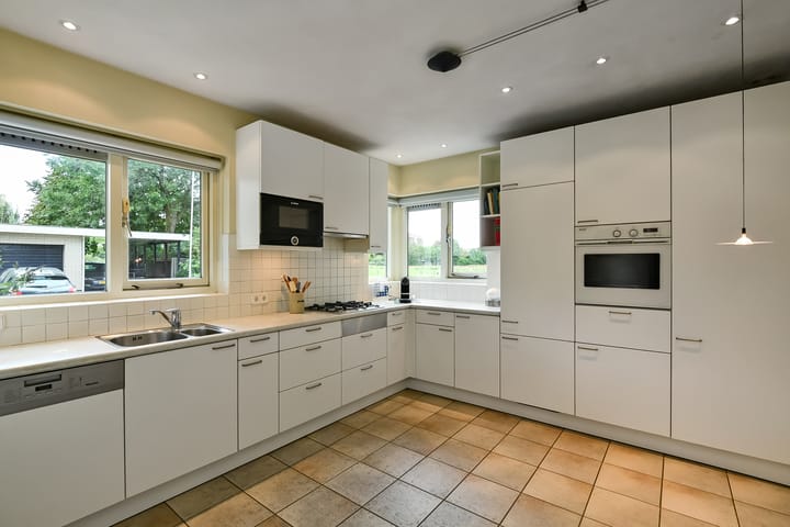 Foto 25 van Marga Klompélaan 1