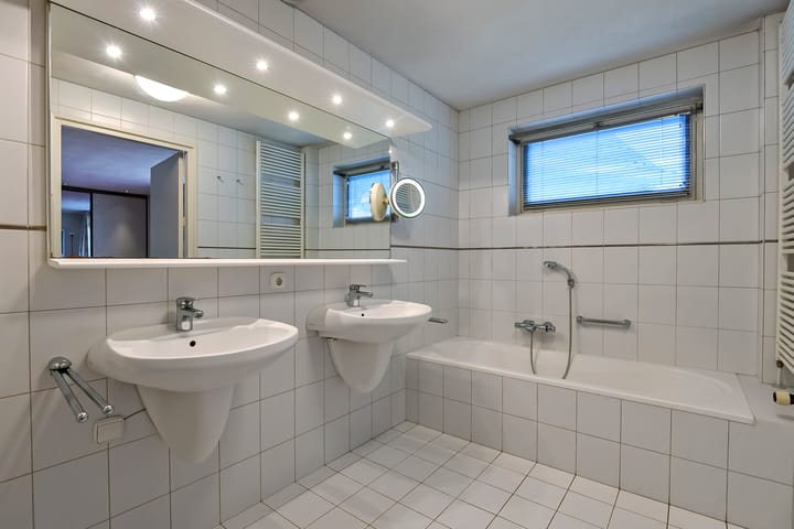 Foto 34 van Marga Klompélaan 1