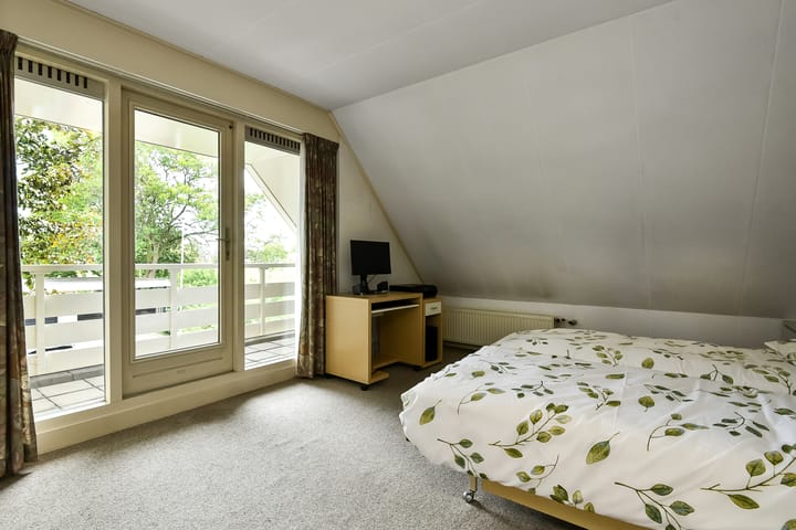 Foto 42 van Marga Klompélaan 1