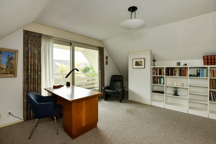 Foto 49 van Marga Klompélaan 1