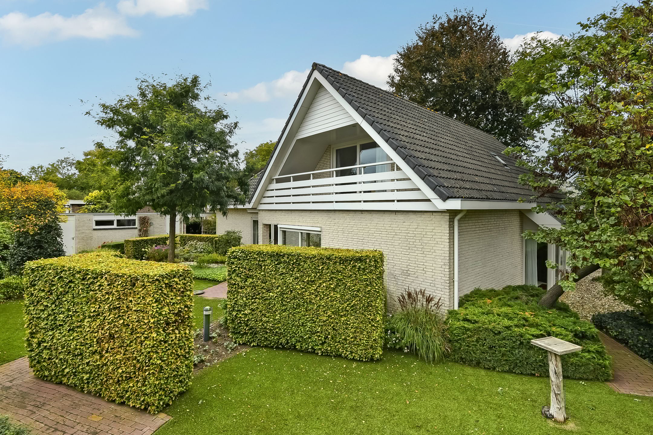 Foto 63 van Marga Klompélaan 1