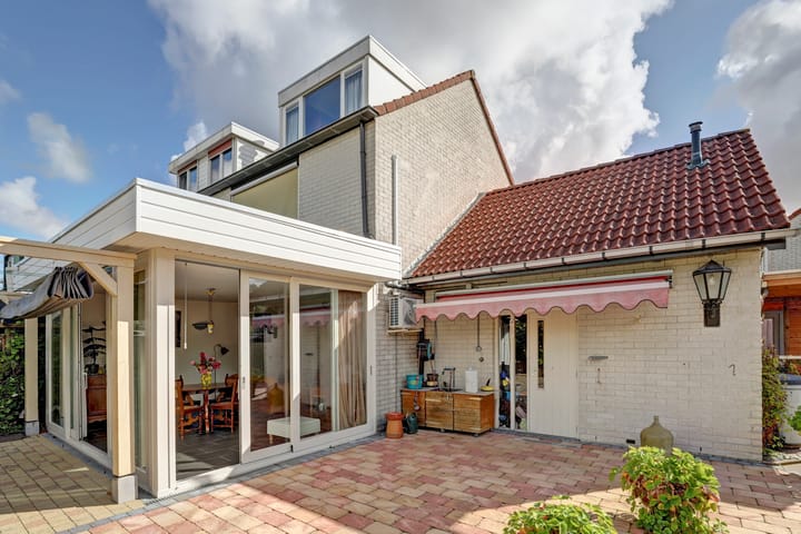 Photo 27 of De Konick 12