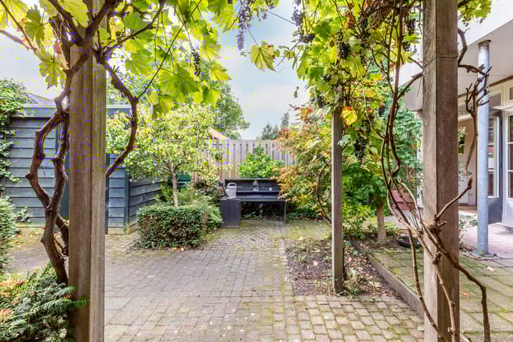 Foto 26 van Van Zeggelenstraat 146