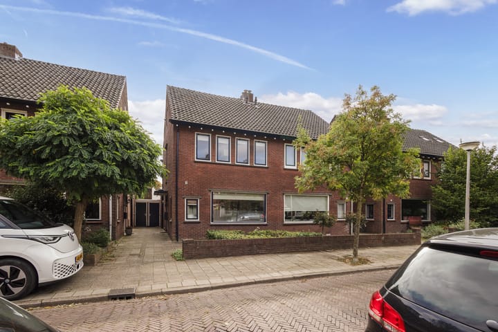 Photo 7 of Geraniumstraat 9