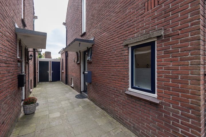 Photo 11 of Geraniumstraat 9