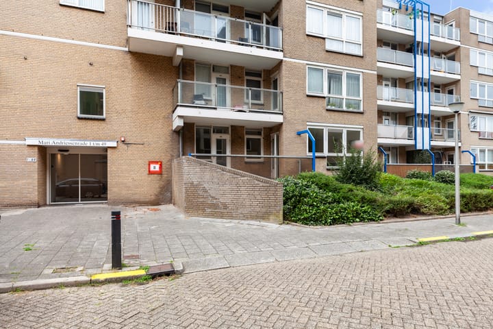 Photo 2 of Mari Andriessenrade 1