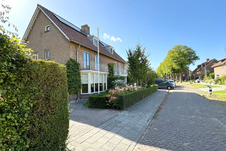 Foto 67 van Burgemeester van Akenstr 14