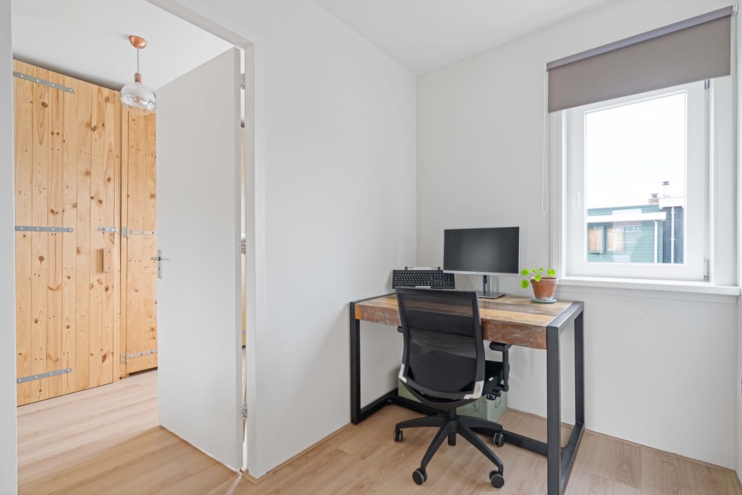 Photo 43 of Maasstraat 46