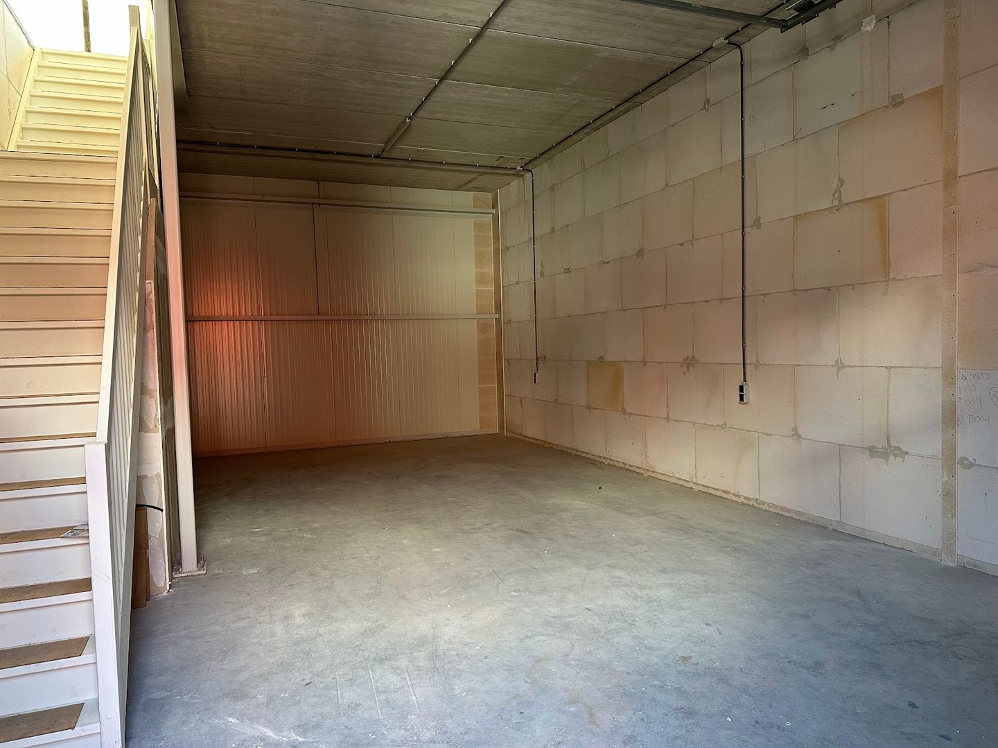 View photo 3 of Van der Waalsstraat 44-F