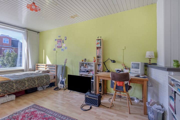 Photo 11 of Heinsiusstraat 18