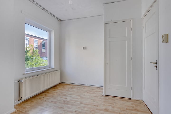 Photo 12 of Heinsiusstraat 18