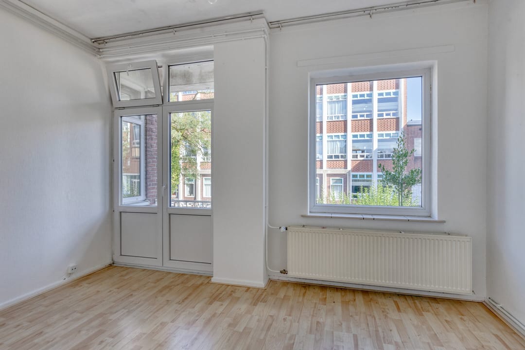 Photo 13 of Heinsiusstraat 18