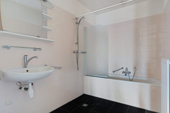 Photo 34 of Curiestraat 111