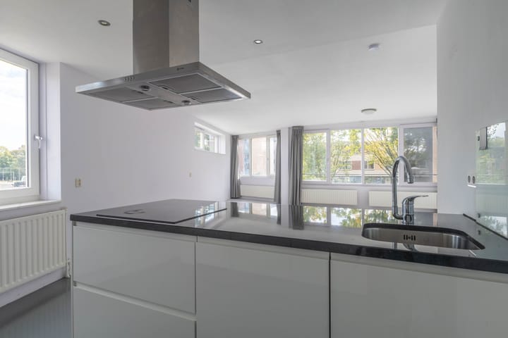 Photo 20 of Jesse Owenshof 80