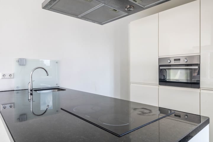 Photo 21 of Jesse Owenshof 80