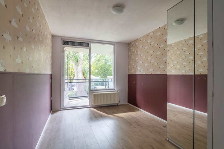 Photo 24 of Jesse Owenshof 80