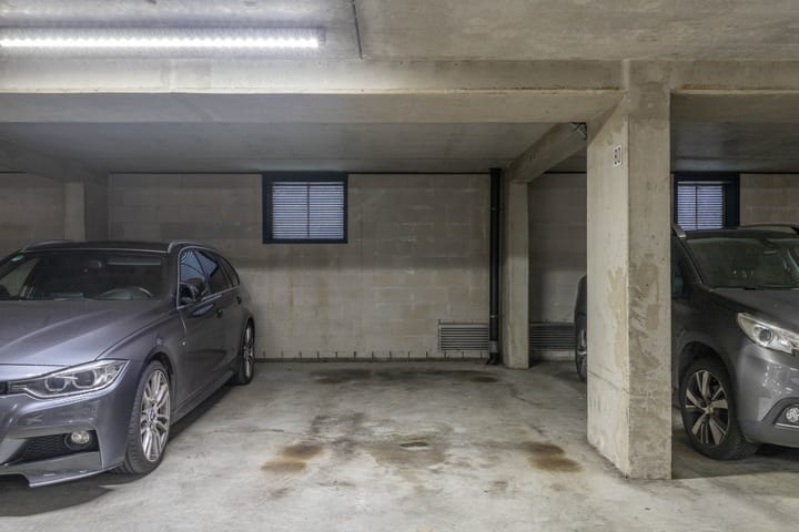 Photo 31 of Jesse Owenshof 80