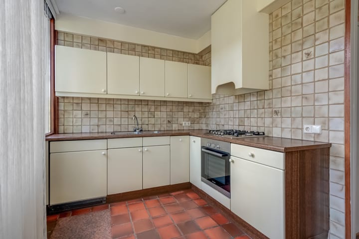 Foto 8 van van Limburg Stirumlaan 51