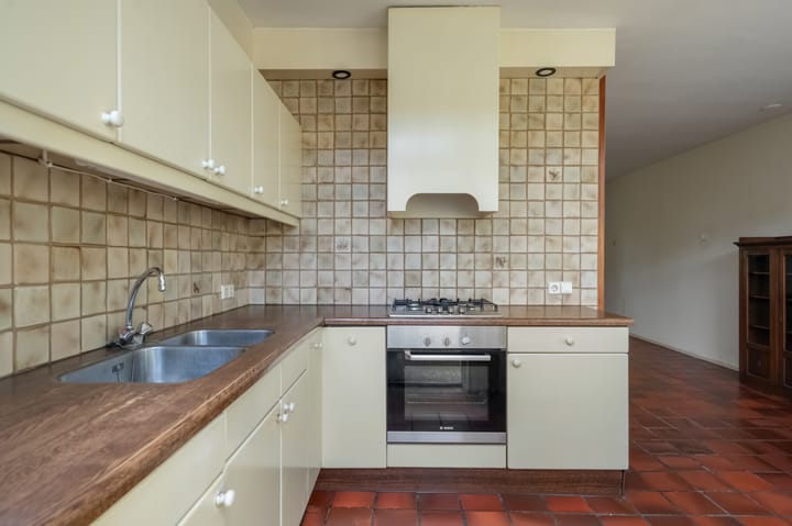 Foto 9 van van Limburg Stirumlaan 51