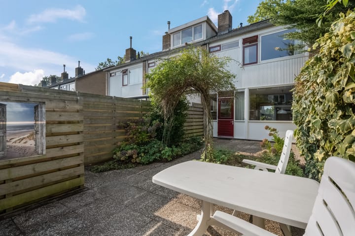 Foto 13 van van Limburg Stirumlaan 51