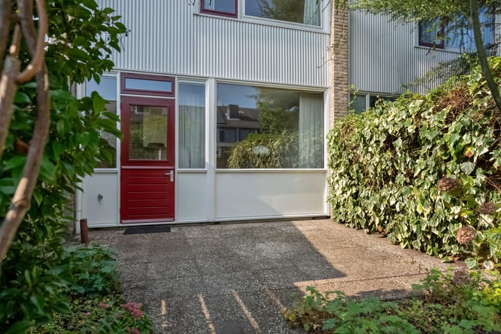 Foto 14 van van Limburg Stirumlaan 51