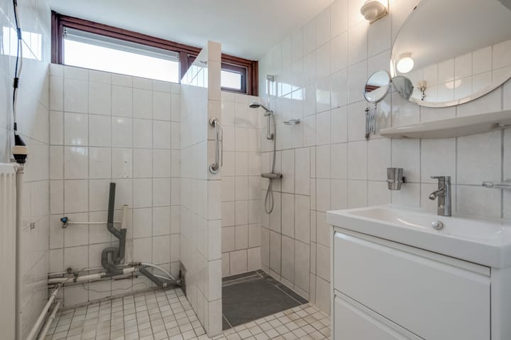 Foto 24 van van Limburg Stirumlaan 51