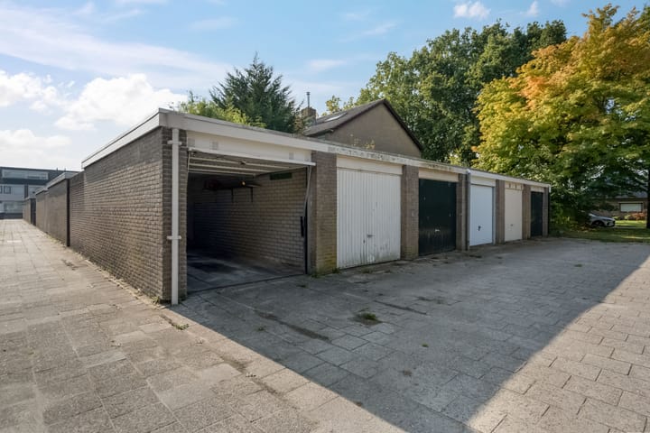 Foto 36 van van Limburg Stirumlaan 51