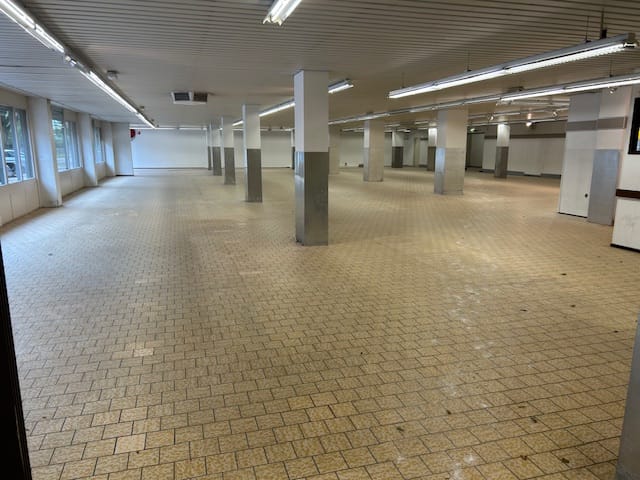 Bekijk foto 2 van Raadhuisplein 4