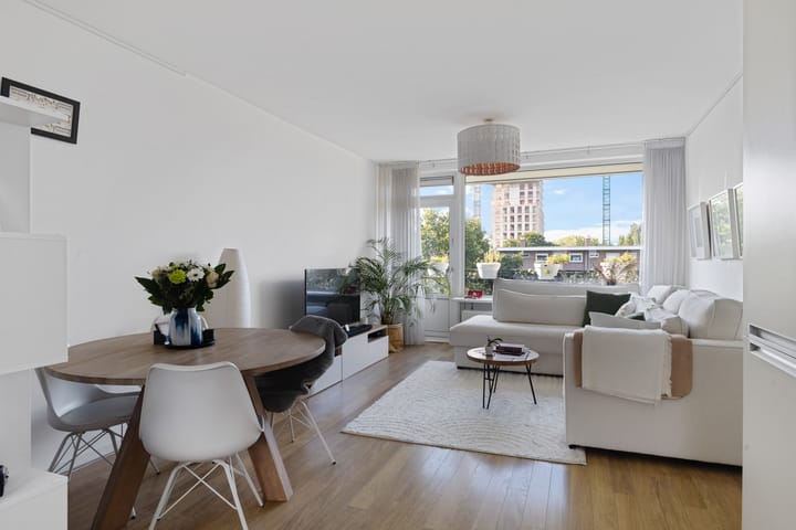 Foto 2 van Mr. G. Groen van Prinstererlaan 325