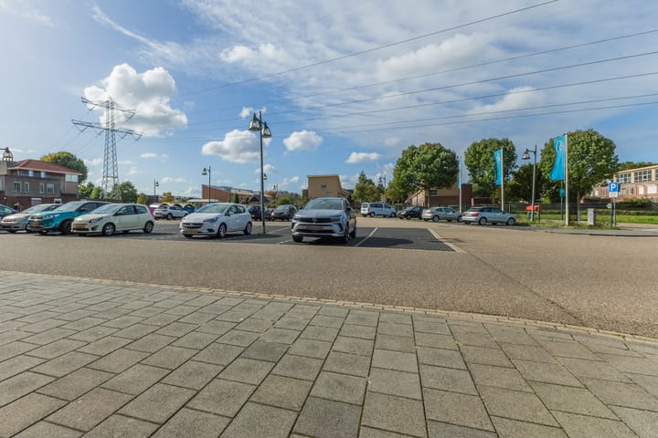 Photo 37 of Laan van Tolkien 238