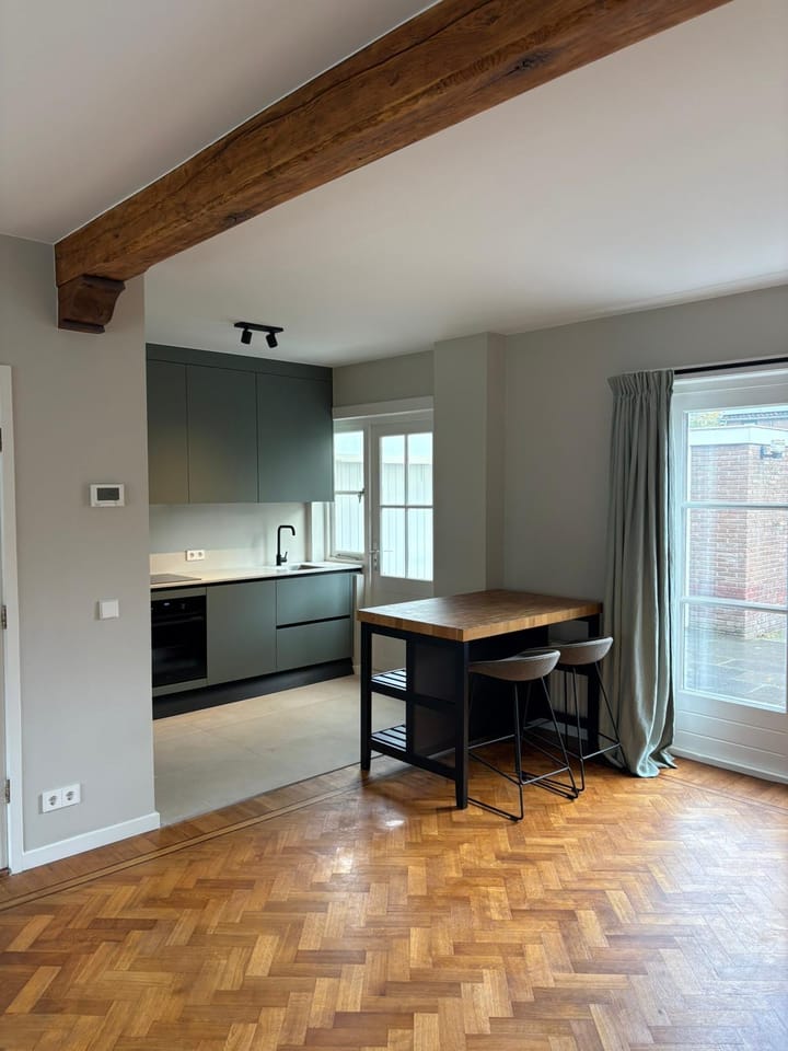 Photo 8 of Trompstraat 36