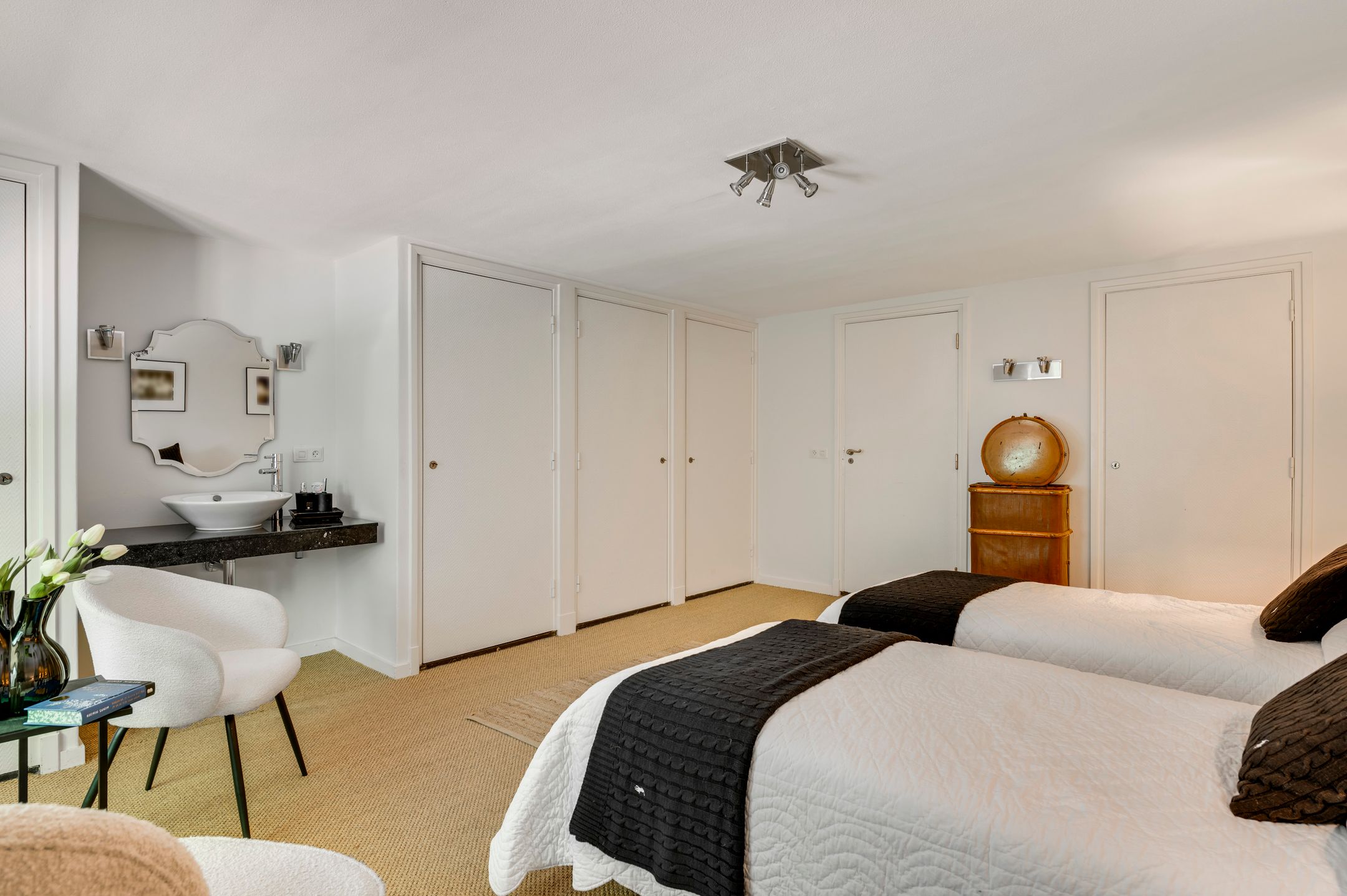 Photo 36 of De Weerd 9