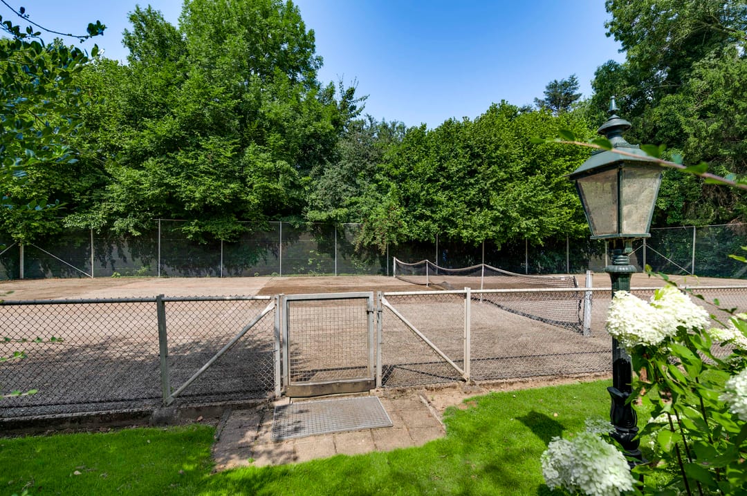 Photo 47 of De Weerd 9