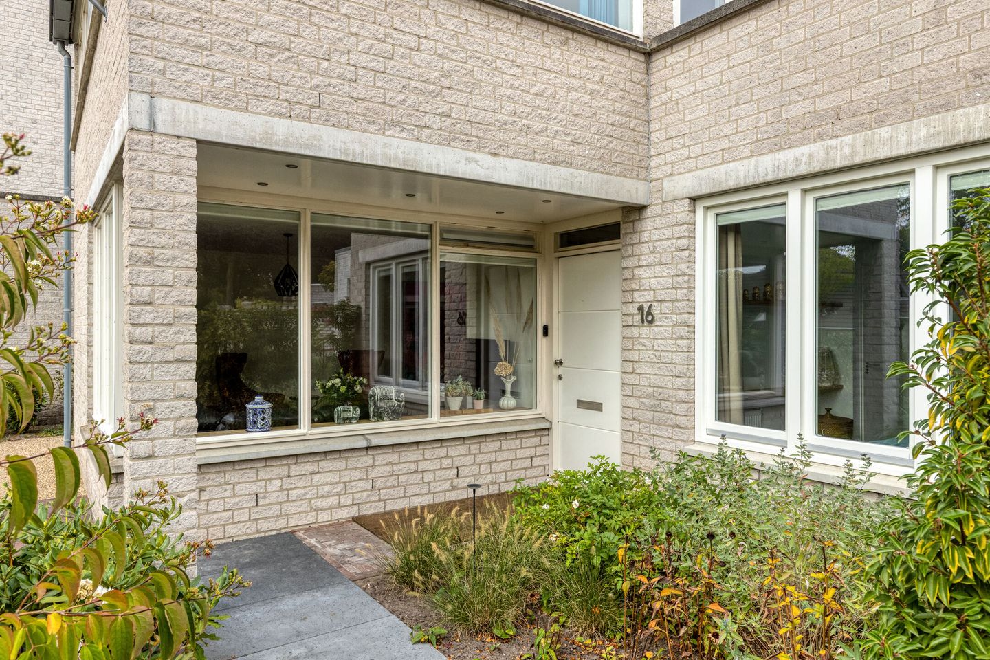 Photo 5 of Vunderke 16