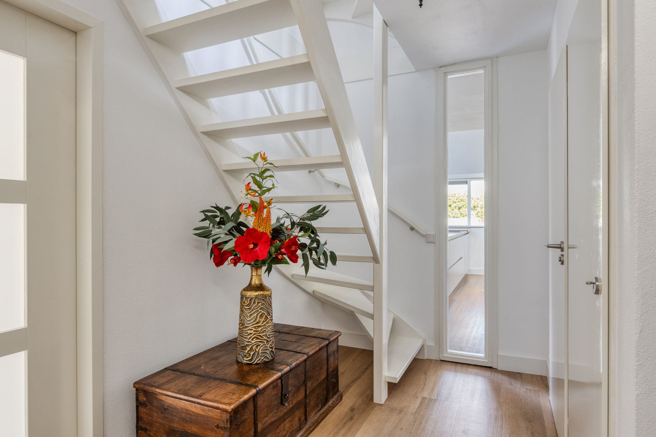 Photo 6 of Vunderke 16